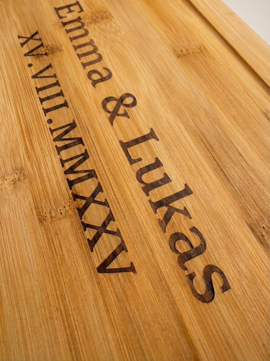 Detailaufnahme Walnuss-Inlay Handarbeit